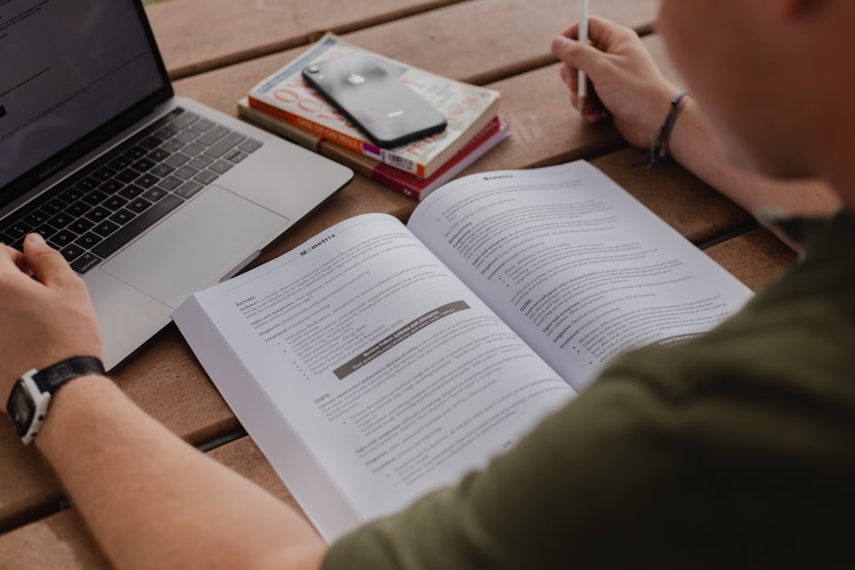 How to Use a Live Notebook for Group Projects